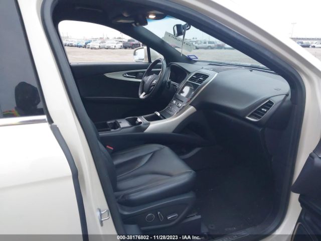 Photo 4 VIN: 2LMPJ6JR9JBL37441 - LINCOLN MKX 