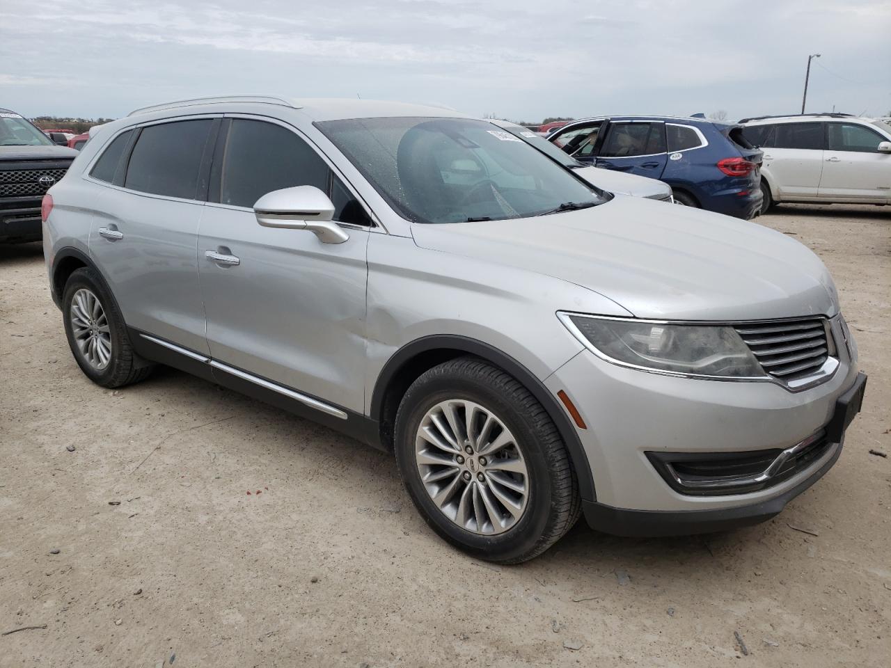 Photo 3 VIN: 2LMPJ6KR3JBL48207 - LINCOLN MKX 