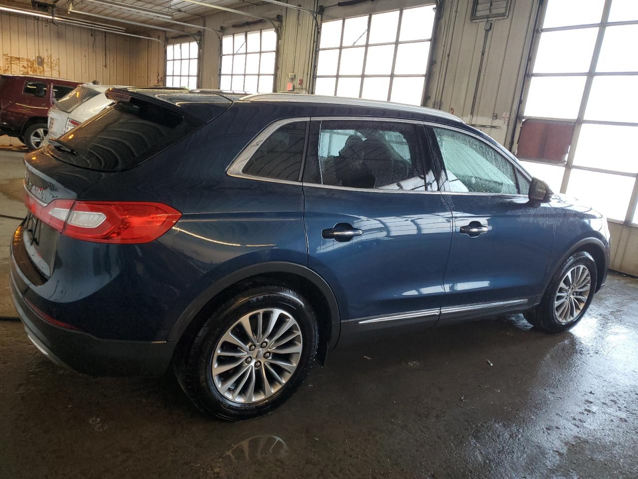 Photo 2 VIN: 2LMPJ6KR8HBL49721 - LINCOLN MKX 