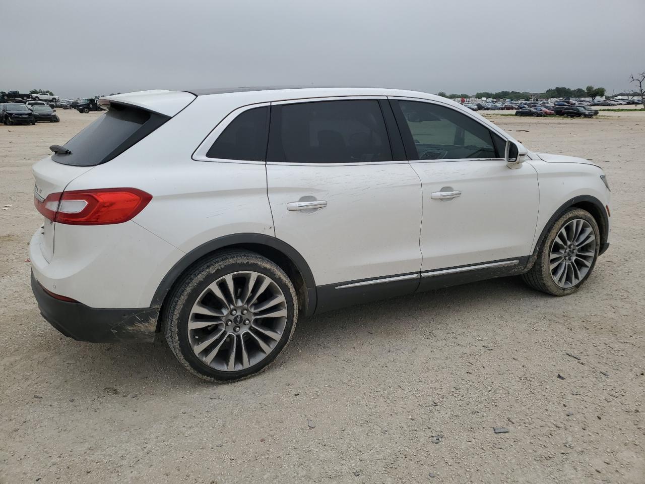 Photo 2 VIN: 2LMPJ6LP2GBL22784 - LINCOLN MKX 