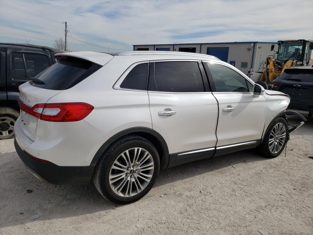 Photo 2 VIN: 2LMPJ6LR2JBL12409 - LINCOLN MKX 