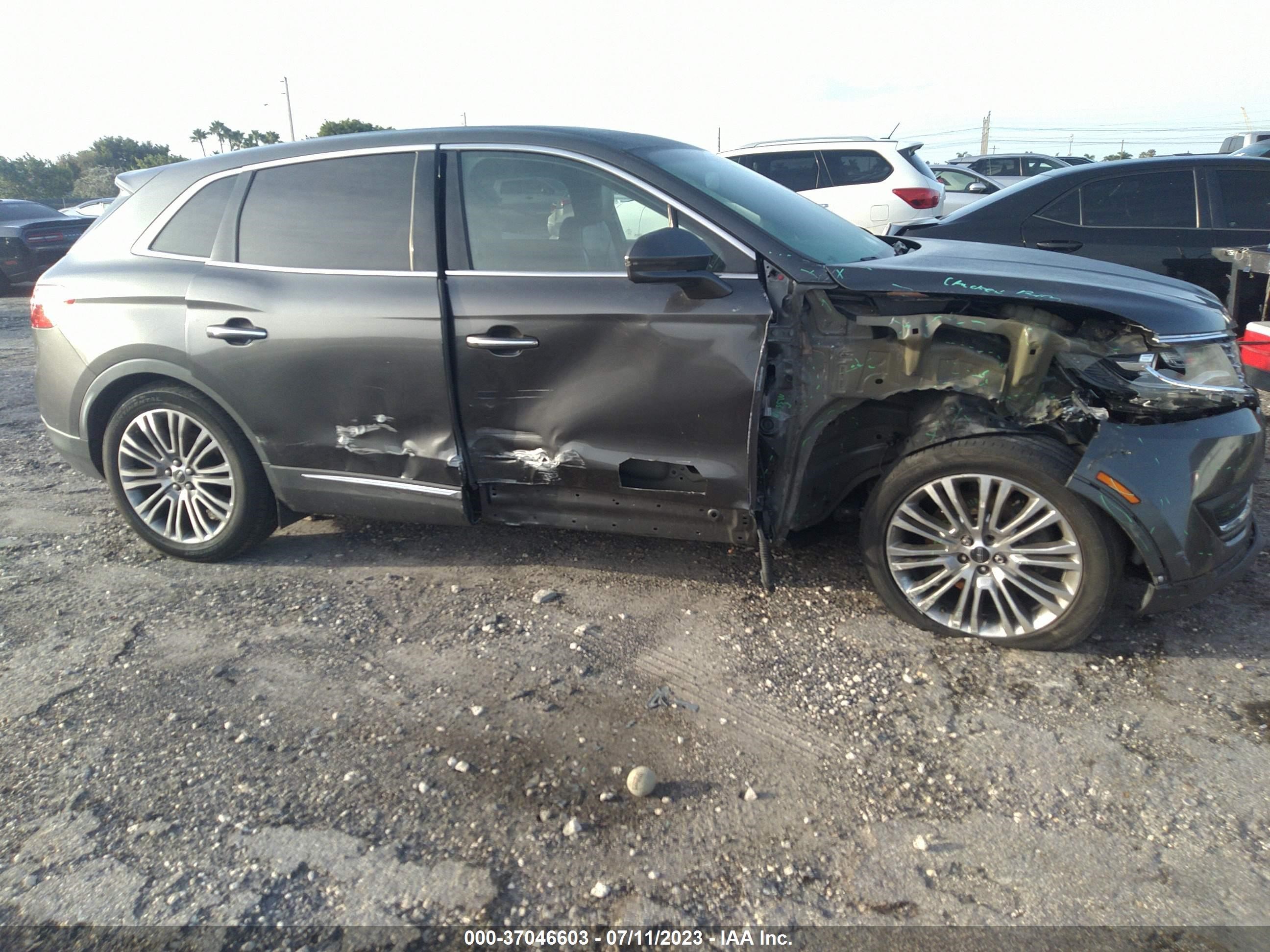 Photo 5 VIN: 2LMPJ6LR8JBL30722 - LINCOLN MKX 