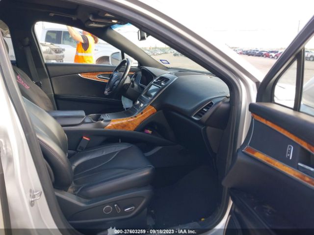 Photo 4 VIN: 2LMPJ6LR9JBL12780 - LINCOLN MKX 