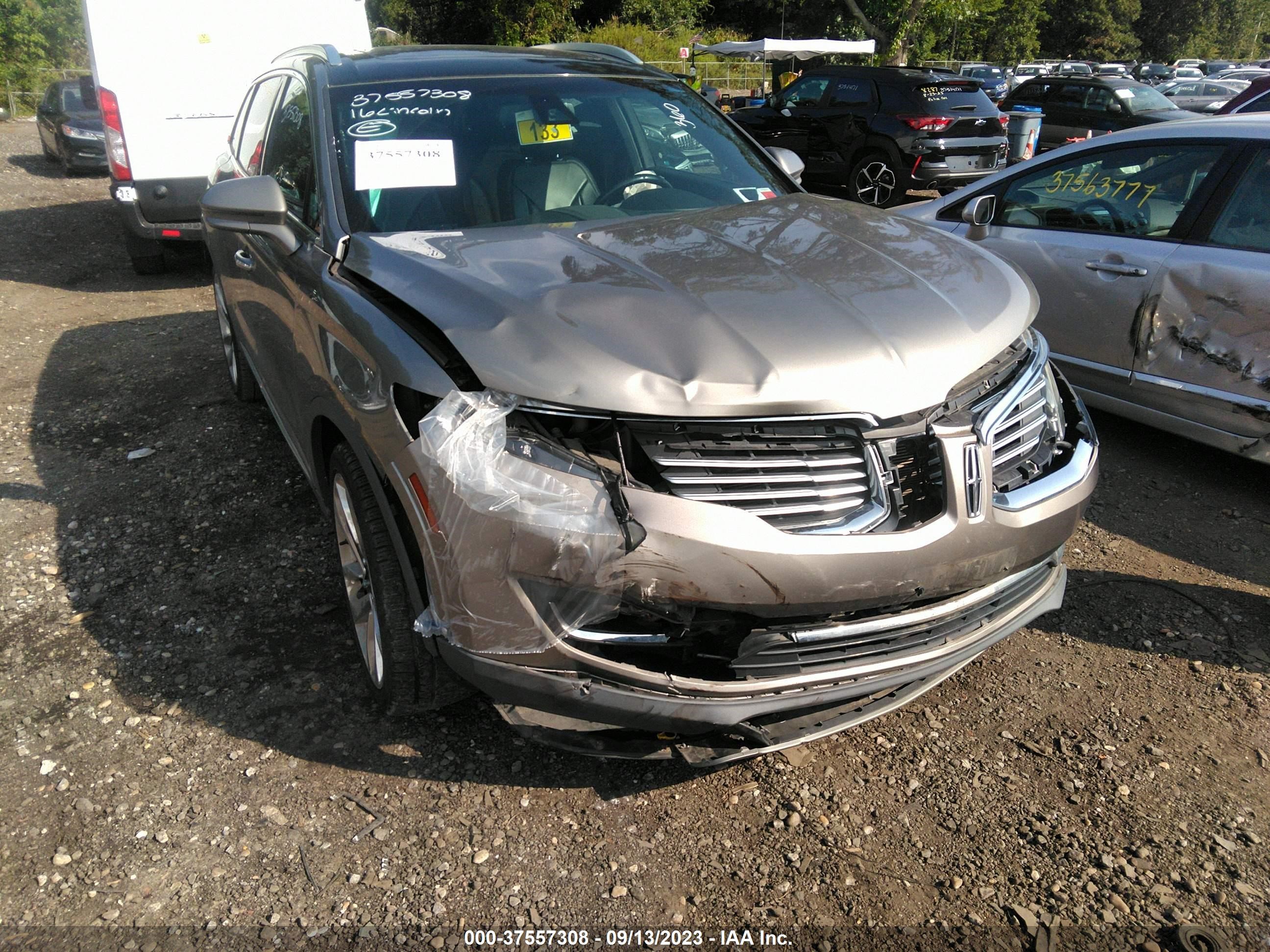 Photo 5 VIN: 2LMTJ8LR4GBL63946 - LINCOLN MKX 