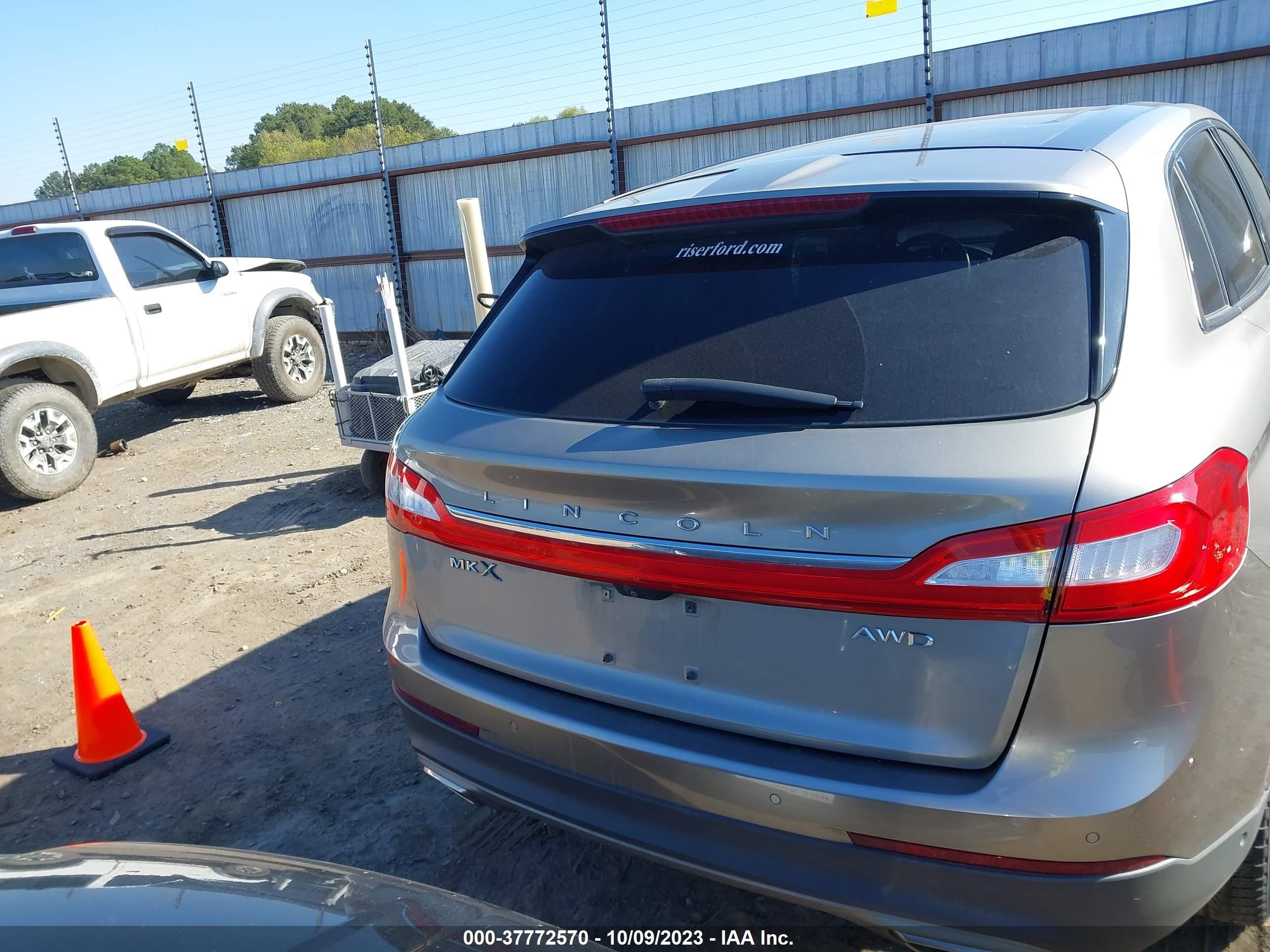 Photo 14 VIN: 2LMTJ8LRXGBL41188 - LINCOLN MKX 