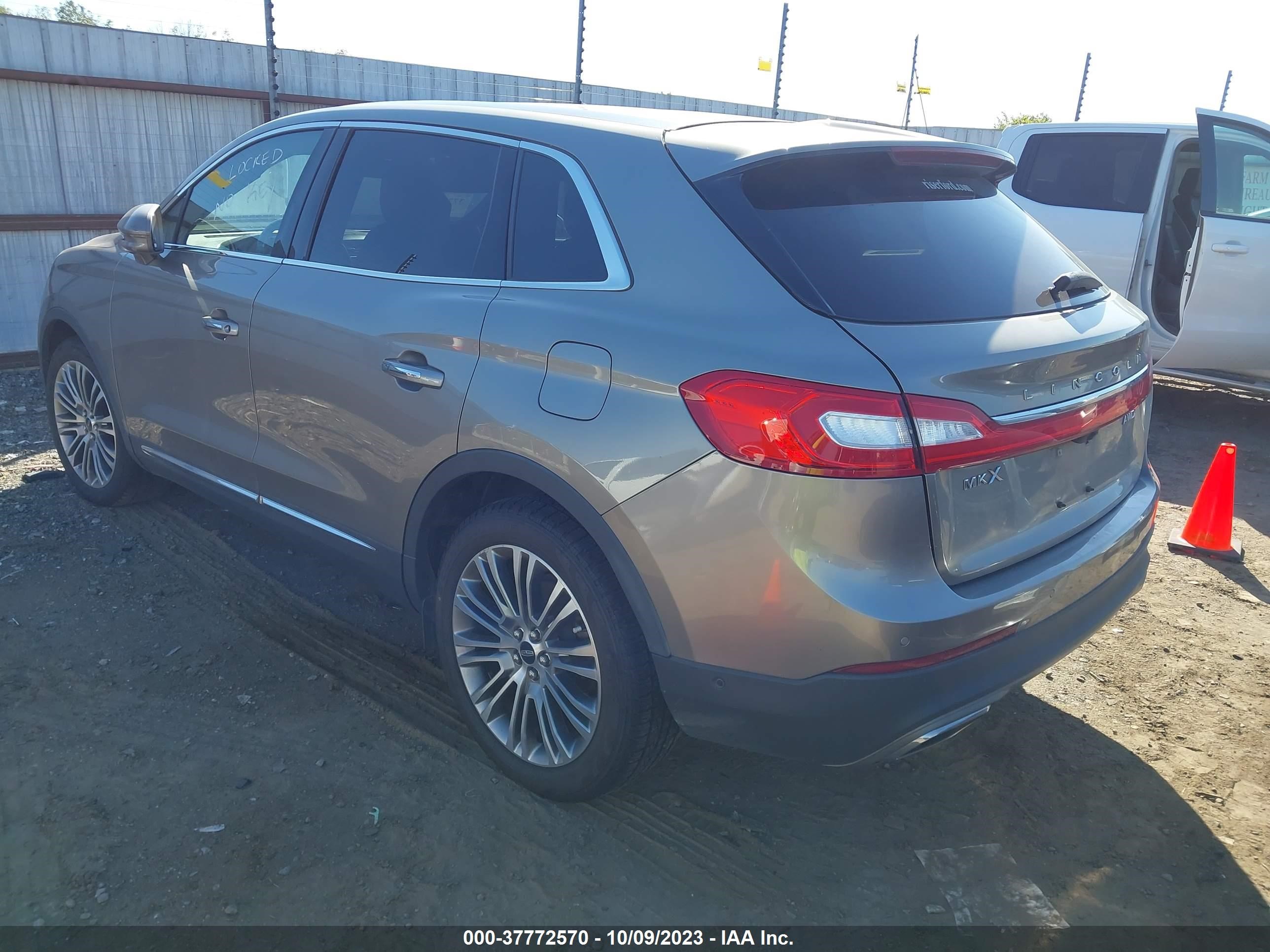 Photo 2 VIN: 2LMTJ8LRXGBL41188 - LINCOLN MKX 