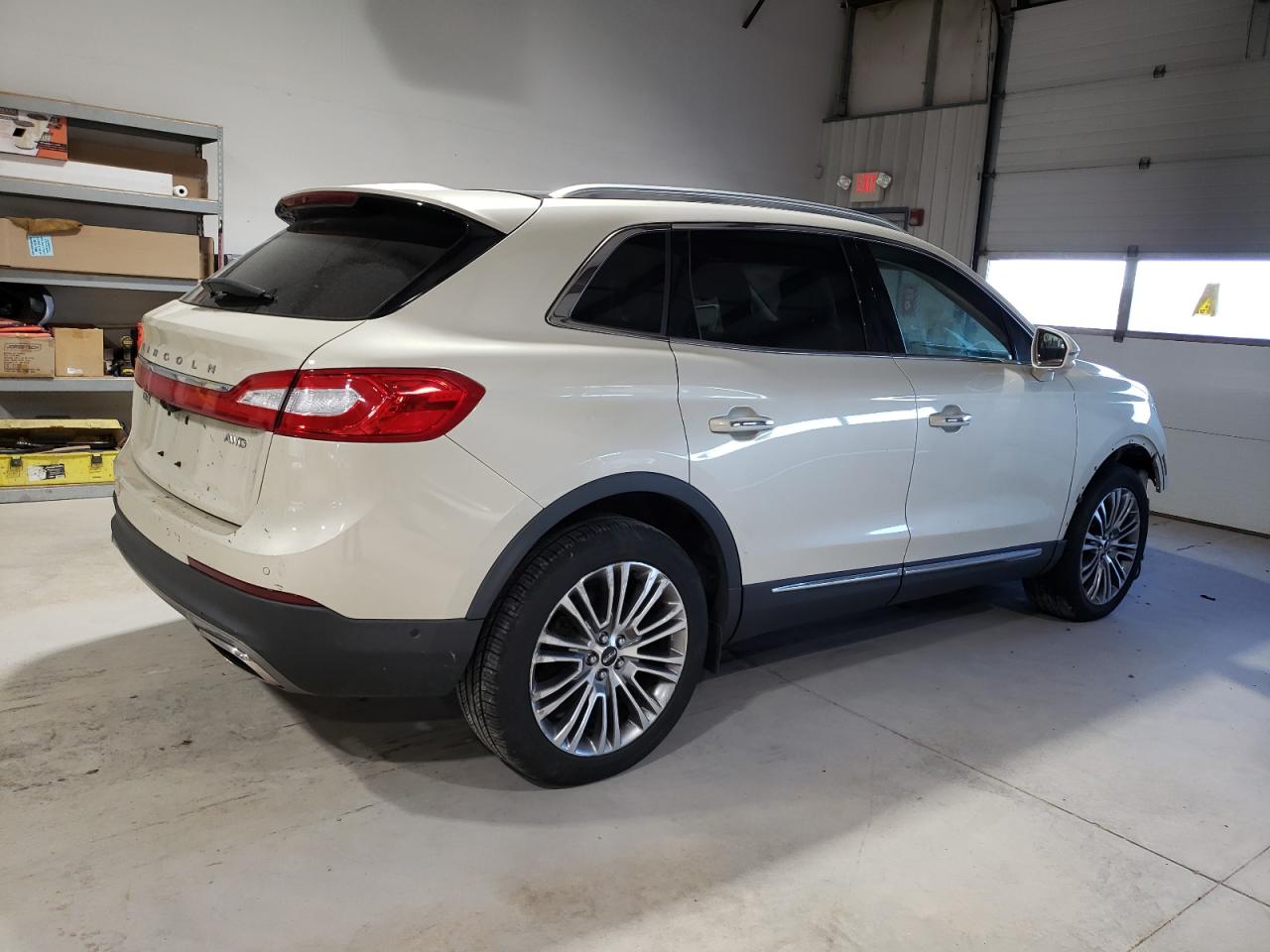 Photo 2 VIN: 2LMTJ8LRXGBL44320 - LINCOLN MKX 