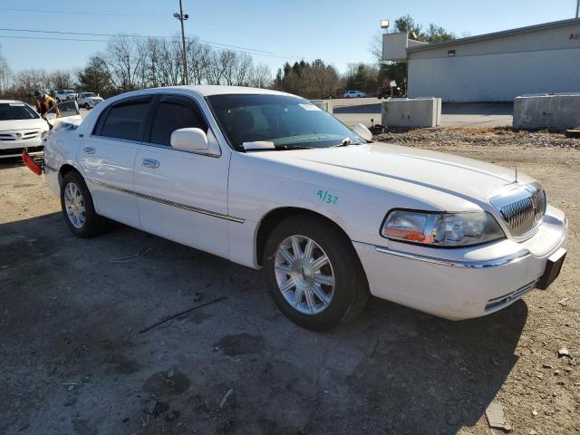 Photo 3 VIN: 2LNBL8CV0AX611327 - LINCOLN TOWN CAR S 