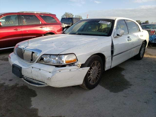 Photo 1 VIN: 2LNBL8CV0AX616740 - LINCOLN TOWN CAR S 