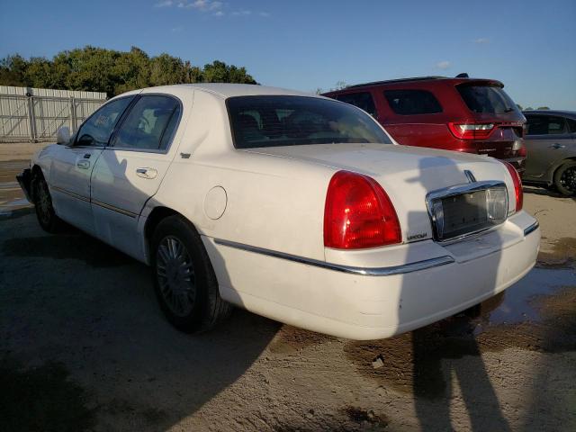 Photo 2 VIN: 2LNBL8CV0AX616740 - LINCOLN TOWN CAR S 