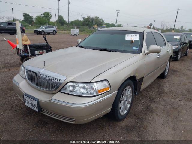 Photo 1 VIN: 2LNBL8CV0AX623431 - LINCOLN TOWN CAR 