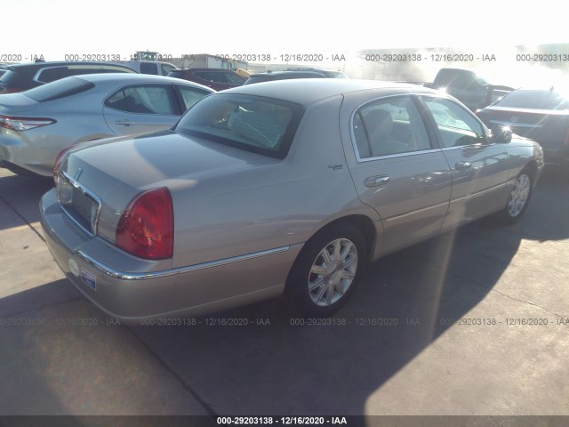 Photo 3 VIN: 2LNBL8CV0AX623543 - LINCOLN TOWN CAR 