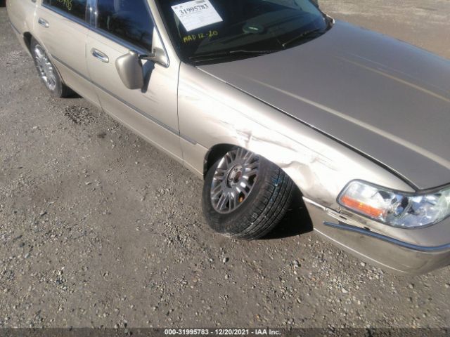 Photo 5 VIN: 2LNBL8CV0AX624496 - LINCOLN TOWN CAR 