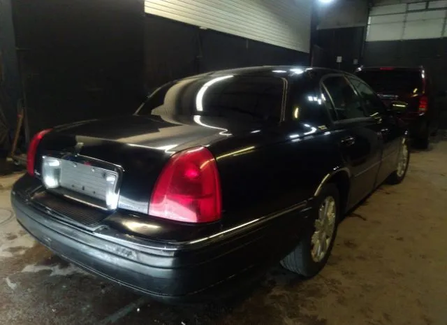 Photo 3 VIN: 2LNBL8CV0BX750200 - LINCOLN TOWN CAR 