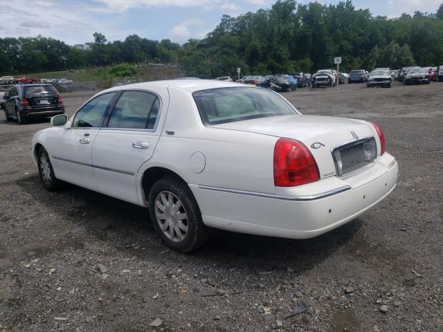 Photo 2 VIN: 2LNBL8CV0BX752061 - LINCOLN TOWN CAR S 