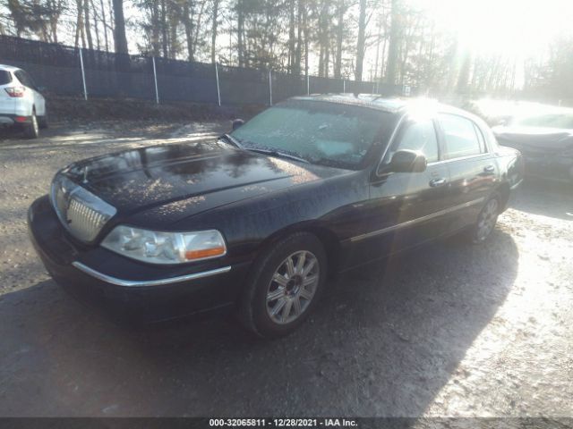 Photo 1 VIN: 2LNBL8CV0BX753243 - LINCOLN TOWN CAR 