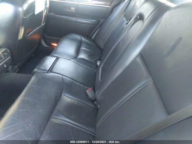 Photo 7 VIN: 2LNBL8CV0BX753243 - LINCOLN TOWN CAR 