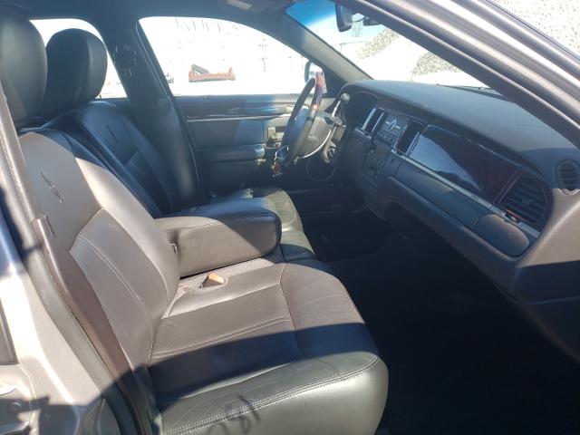 Photo 4 VIN: 2LNBL8CV0BX753890 - LINCOLN TOWN CAR S 