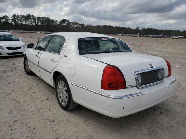 Photo 2 VIN: 2LNBL8CV0BX754098 - LINCOLN TOWN CAR S 