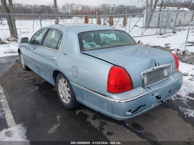 Photo 2 VIN: 2LNBL8CV0BX763349 - LINCOLN TOWN CAR 