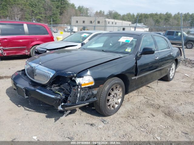 Photo 1 VIN: 2LNBL8CV0BX764128 - LINCOLN TOWN CAR 