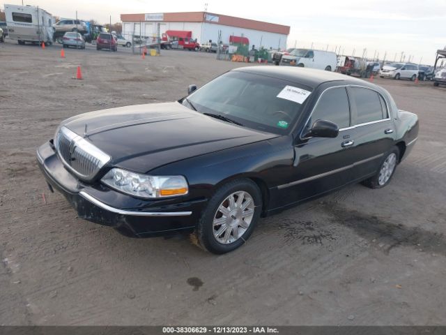 Photo 1 VIN: 2LNBL8CV0BX764291 - LINCOLN TOWN CAR 