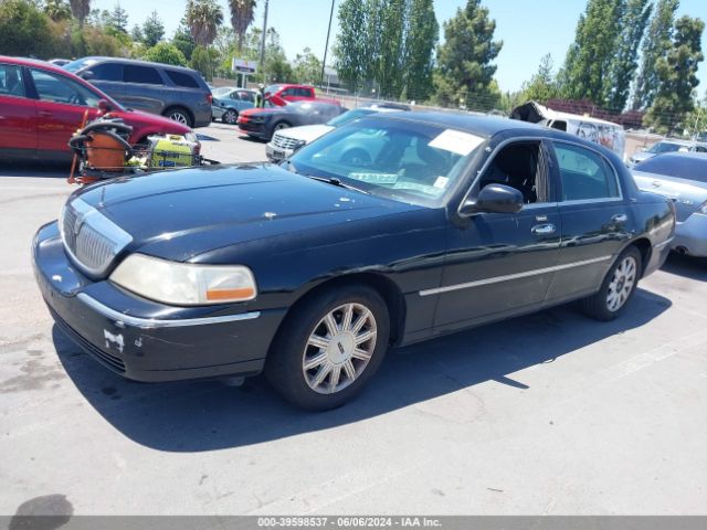 Photo 1 VIN: 2LNBL8CV0BX766008 - LINCOLN TOWN CAR 