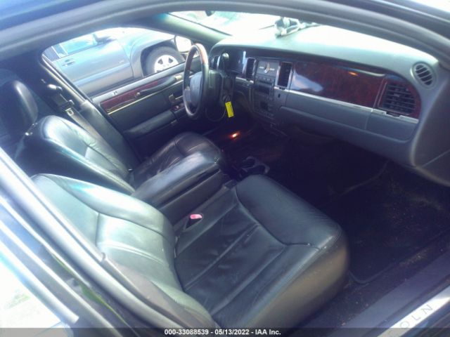 Photo 4 VIN: 2LNBL8CV1AX601292 - LINCOLN TOWN CAR 