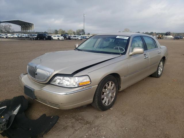 Photo 1 VIN: 2LNBL8CV1AX605276 - LINCOLN TOWN CAR S 