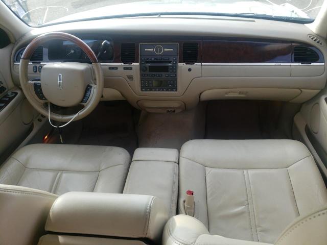 Photo 8 VIN: 2LNBL8CV1AX605276 - LINCOLN TOWN CAR S 