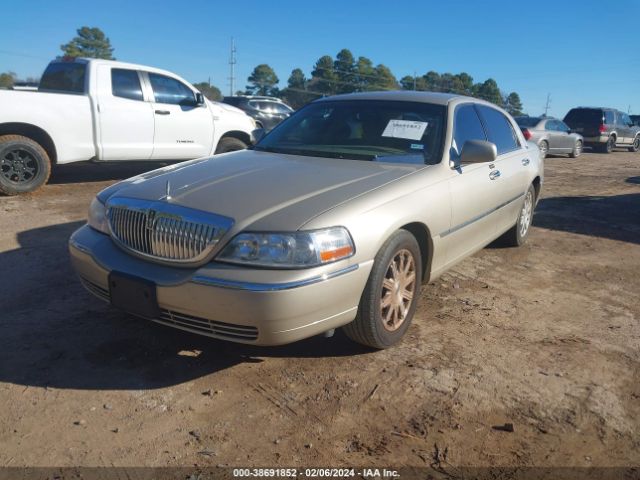 Photo 1 VIN: 2LNBL8CV1AX607061 - LINCOLN TOWN CAR 