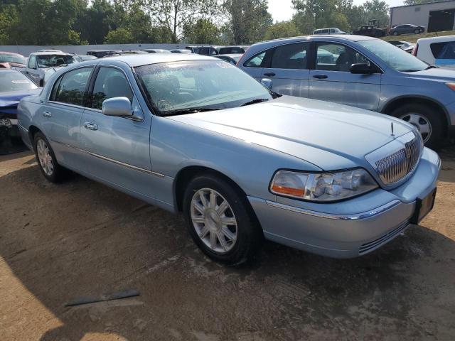 Photo 3 VIN: 2LNBL8CV1AX613832 - LINCOLN TOWN CAR S 