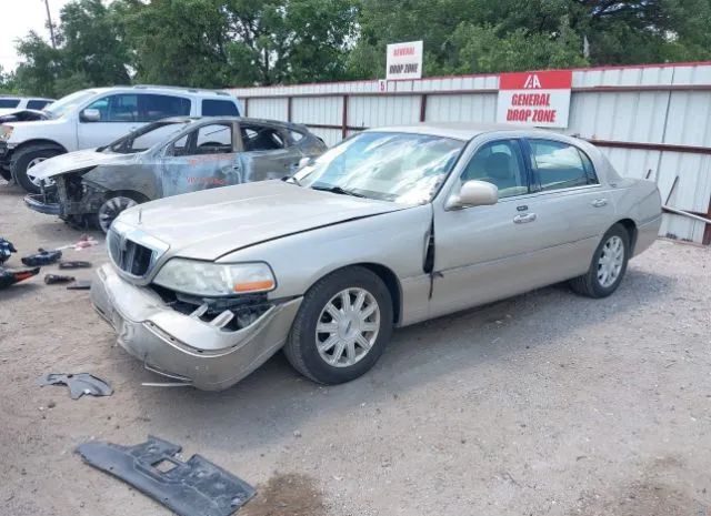 Photo 1 VIN: 2LNBL8CV1AX614513 - LINCOLN TOWN CAR 