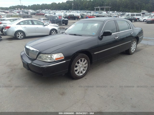 Photo 1 VIN: 2LNBL8CV1AX615631 - LINCOLN TOWN CAR 