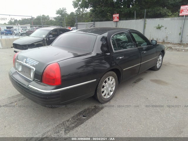 Photo 3 VIN: 2LNBL8CV1AX615631 - LINCOLN TOWN CAR 