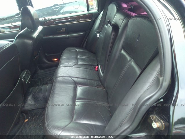 Photo 7 VIN: 2LNBL8CV1AX615631 - LINCOLN TOWN CAR 