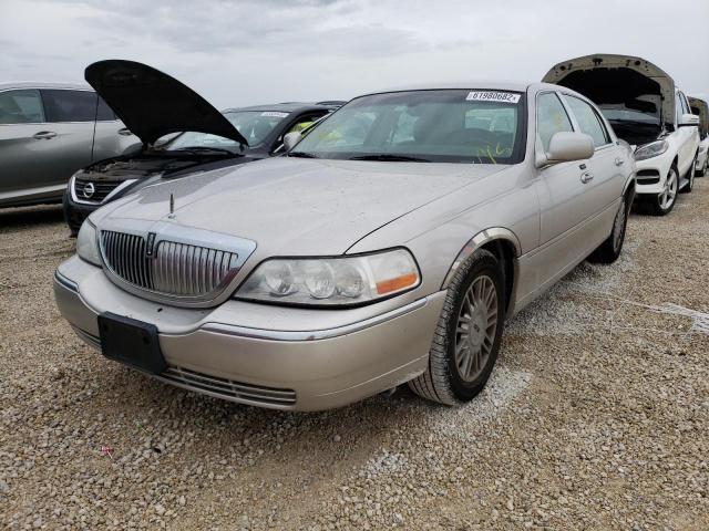 Photo 1 VIN: 2LNBL8CV1AX623857 - LINCOLN TOWN CAR S 