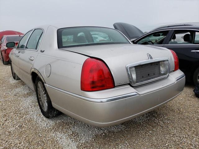 Photo 2 VIN: 2LNBL8CV1AX623857 - LINCOLN TOWN CAR S 