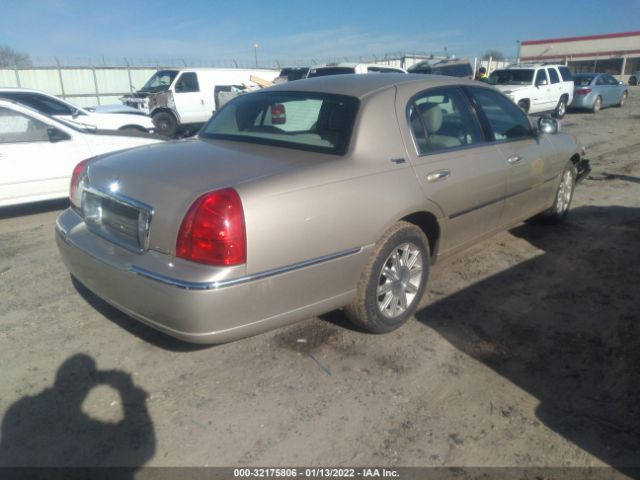 Photo 3 VIN: 2LNBL8CV1AX631490 - LINCOLN TOWN CAR 