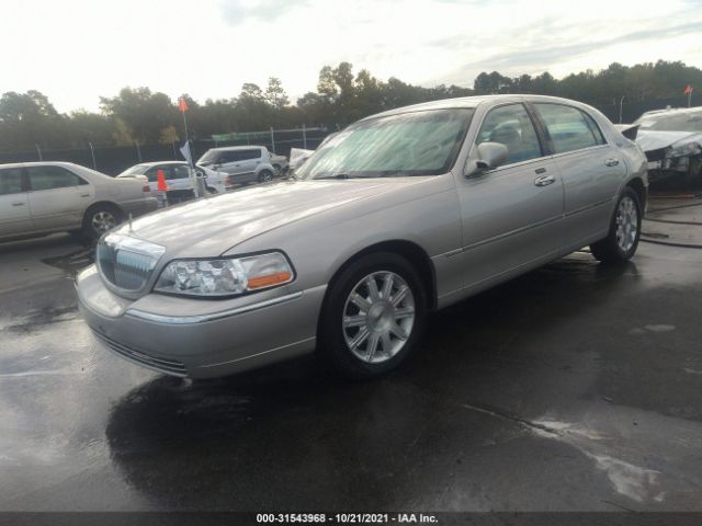 Photo 1 VIN: 2LNBL8CV1AX750575 - LINCOLN TOWN CAR 