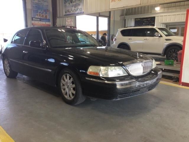 Photo 3 VIN: 2LNBL8CV1BX750058 - LINCOLN TOWN CAR 