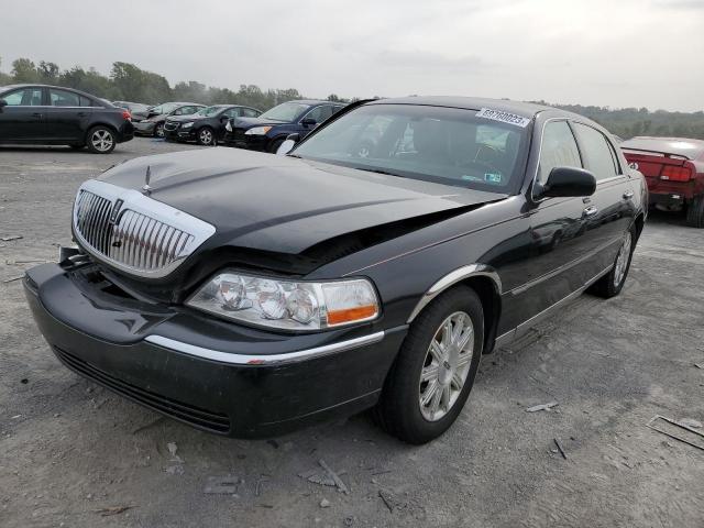 Photo 0 VIN: 2LNBL8CV1BX758502 - LINCOLN TOWNCAR 