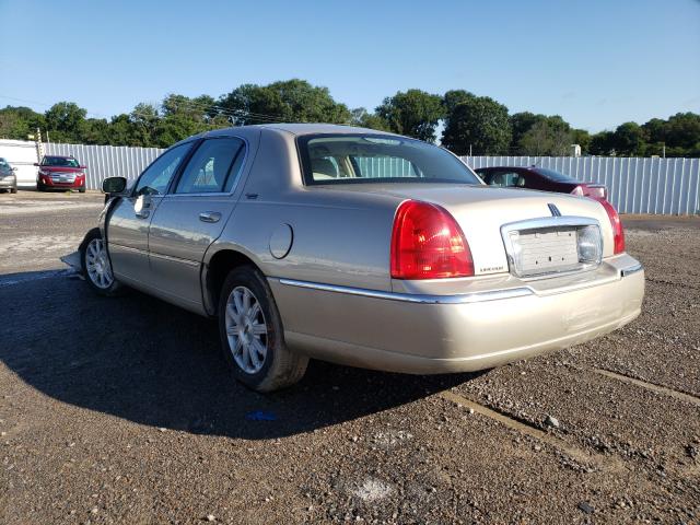 Photo 2 VIN: 2LNBL8CV1BX760346 - LINCOLN TOWN CAR S 