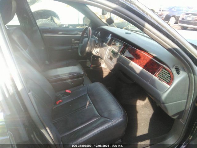 Photo 4 VIN: 2LNBL8CV1BX762601 - LINCOLN TOWN CAR 