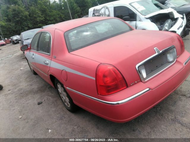 Photo 2 VIN: 2LNBL8CV1BX764834 - LINCOLN TOWN CAR 