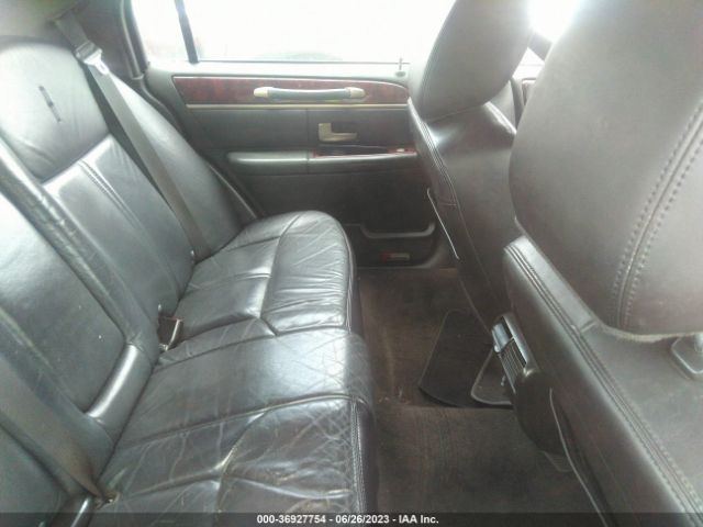 Photo 7 VIN: 2LNBL8CV1BX764834 - LINCOLN TOWN CAR 