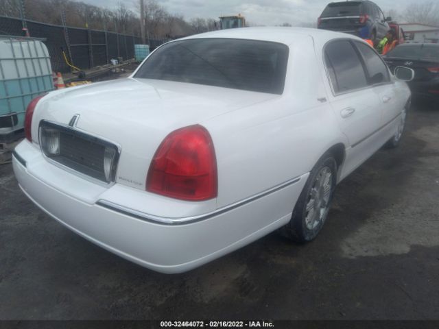 Photo 3 VIN: 2LNBL8CV2AX750407 - LINCOLN TOWN CAR 