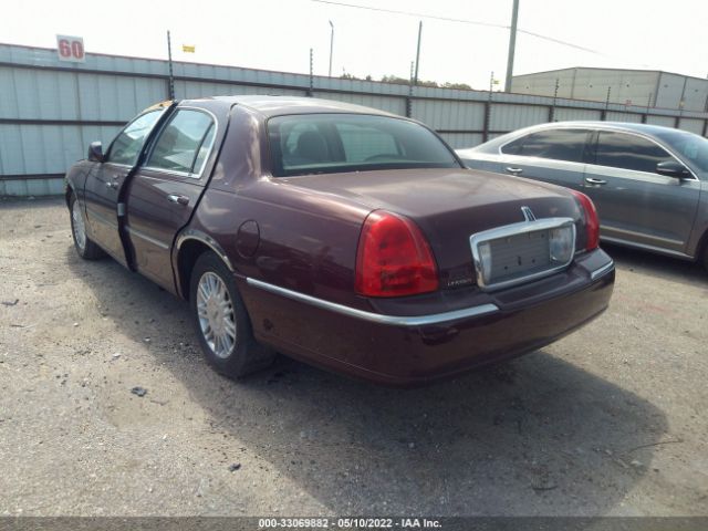 Photo 2 VIN: 2LNBL8CV2AX752691 - LINCOLN TOWN CAR 