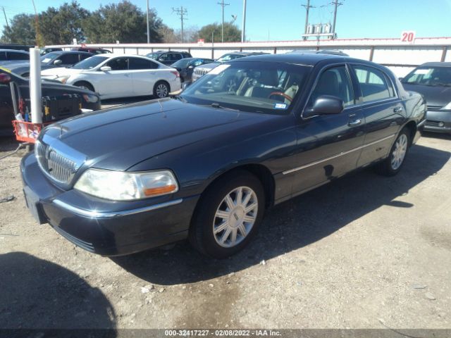 Photo 1 VIN: 2LNBL8CV2BX756662 - LINCOLN TOWN CAR 