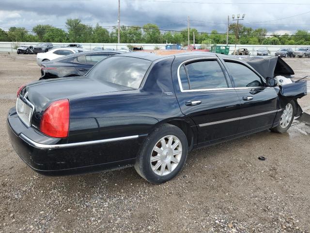 Photo 2 VIN: 2LNBL8CV2BX759934 - LINCOLN TOWN CAR S 